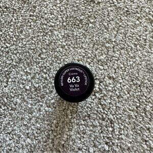 Revlon Super Lustrous Lipstick in Va‎ Va Violet 663